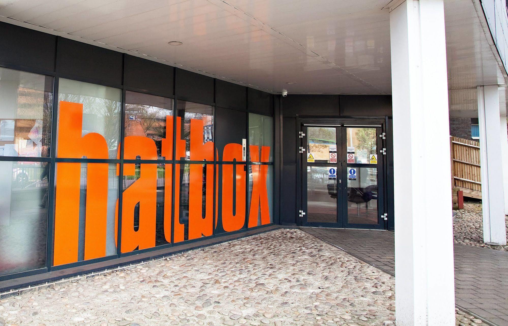 Finding My Palace Hatbox Studios Luton (Bedfordshire) Exterior foto